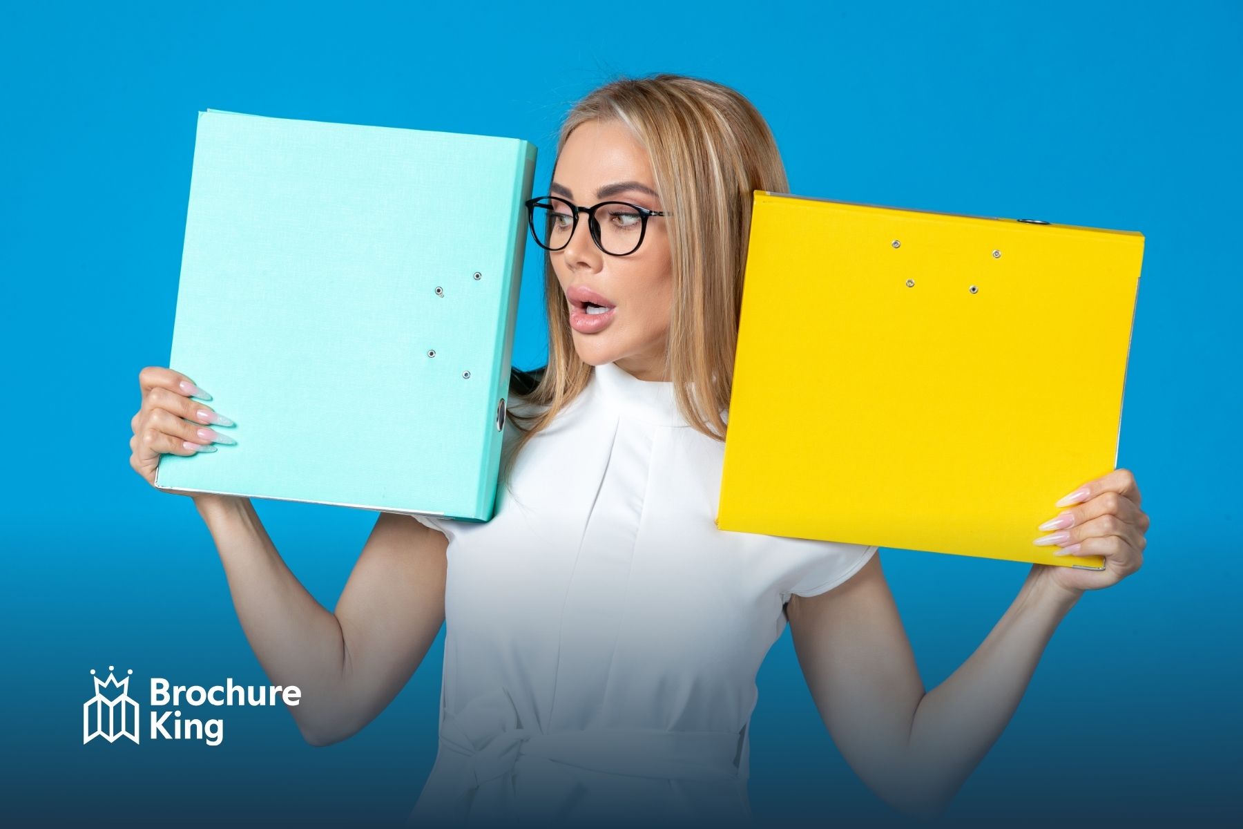 Presentation Folder vs. Sell Sheet: Which One Wins the Pitch Meeting?